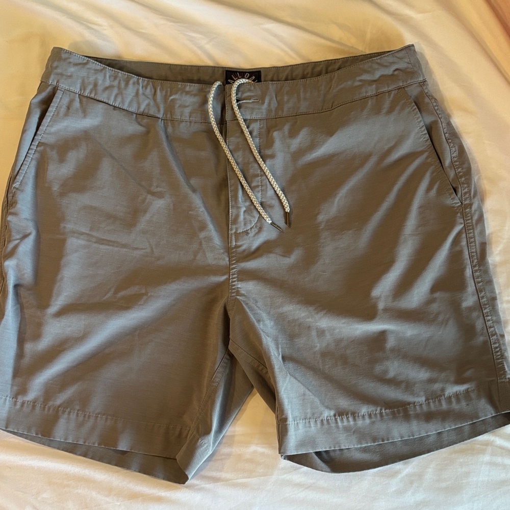 Faherty Gray Men's Hybrid Shorts